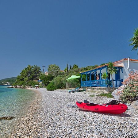 Seahorse Cottage Mourtero Bagian luar foto