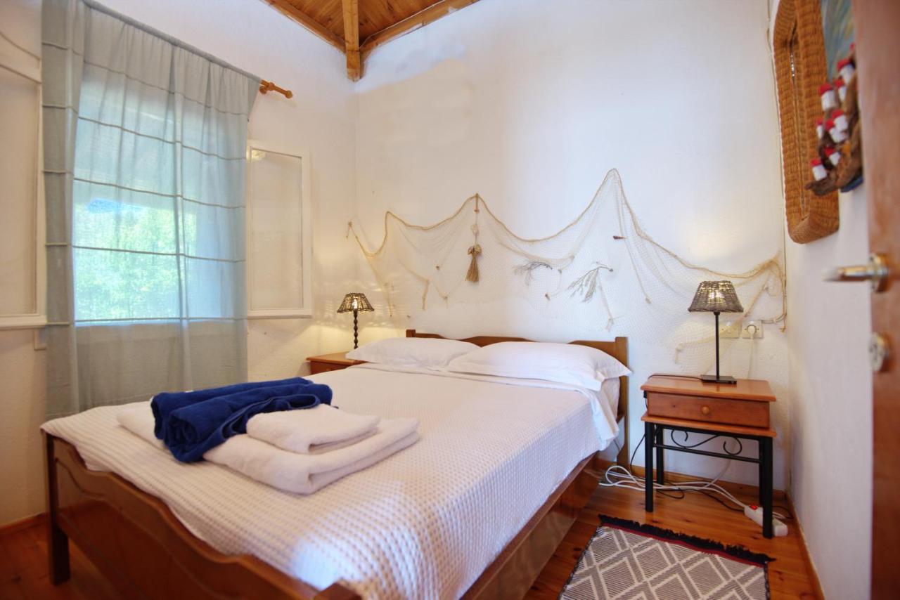 Seahorse Cottage Mourtero Bagian luar foto