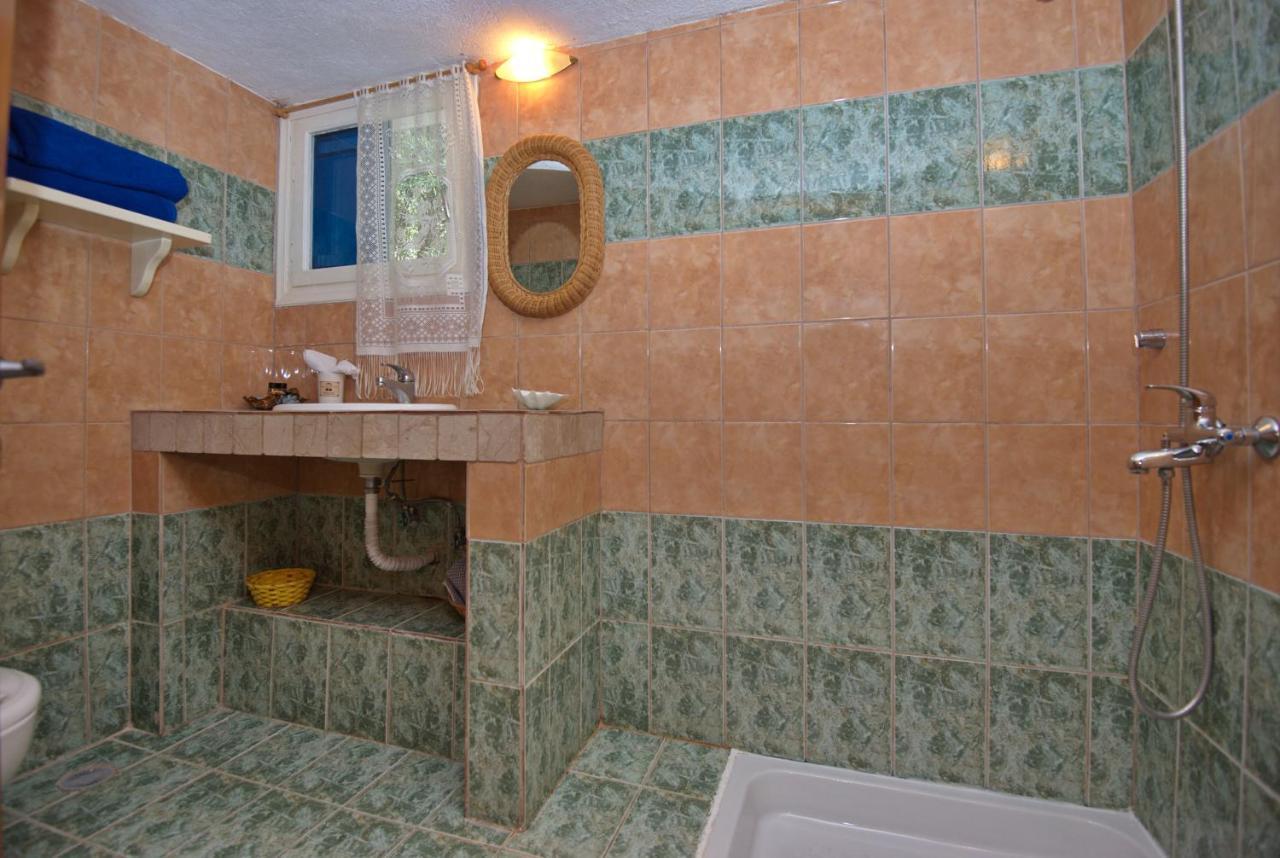 Seahorse Cottage Mourtero Bagian luar foto
