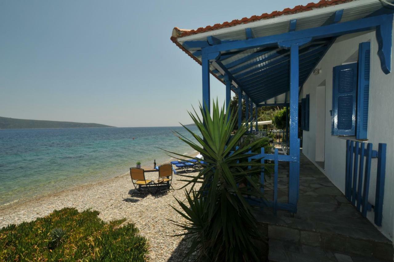Seahorse Cottage Mourtero Bagian luar foto